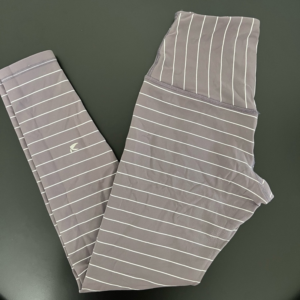 Glyder Sultry 7/8 Legging. Light muted purple. 
 Size Small High Waisted